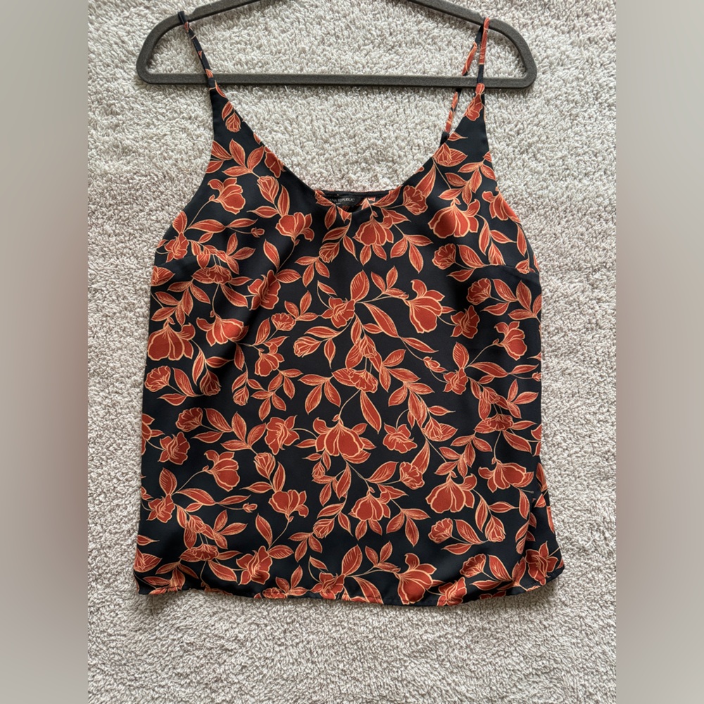 Never worn banana republic tank top